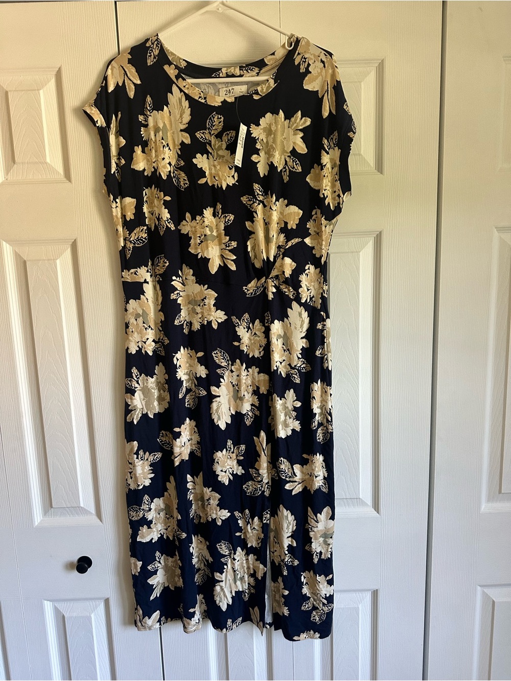 NWT Maurice’s  24/7 Navy floral midi front twist dress Large